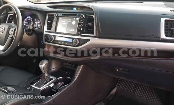 Buy Import Toyota Highlander Other Car in Import - Dubai in Hhohho Buy Import Toyota Highlander Other Car in Import - Dubai in Hhohho