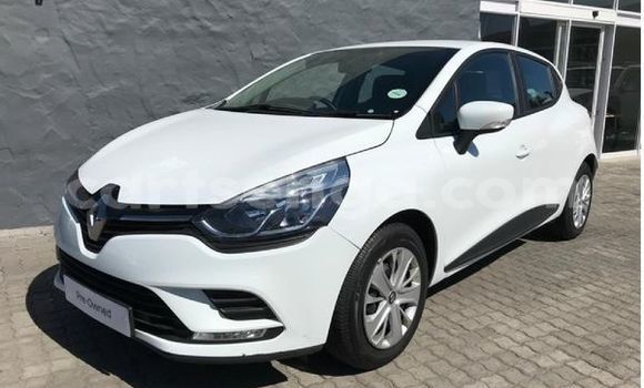 Buy Used Renault Clio White Car in Big Bend in Lubombo Buy Used Renault Clio White Car in Big Bend in Lubombo