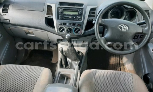 Buy Used Toyota Hilux White Car in Nhlangano in Shiselweni District Buy Used Toyota Hilux White Car in Nhlangano in Shiselweni District