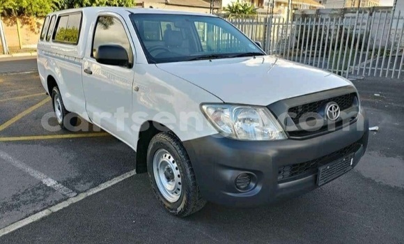 Nunua Ilio tumika Toyota Hilux White Gari ndani ya Tabankulu nchini Wilaya ya Lubombo