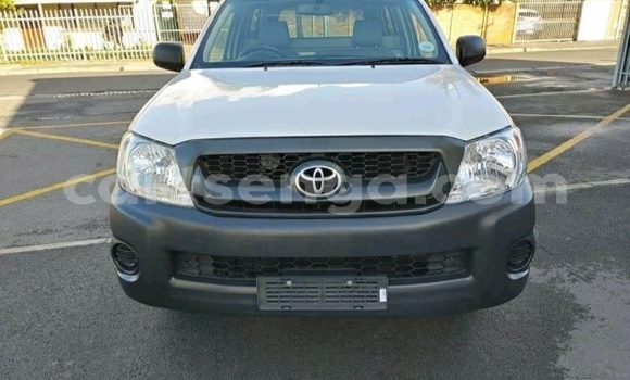 Buy Used Toyota Hilux White Car in Tabankulu in Lubombo District Buy Used Toyota Hilux White Car in Tabankulu in Lubombo District