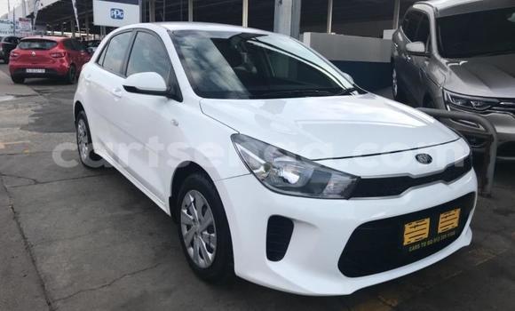 Nunua Ilio tumika Kia Rio White Gari ndani ya Bhunya nchini Manzini Nunua Ilio tumika Kia Rio White Gari ndani ya Bhunya nchini Manzini