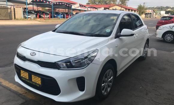 Nunua Ilio tumika Kia Rio White Gari ndani ya Bhunya nchini Manzini Nunua Ilio tumika Kia Rio White Gari ndani ya Bhunya nchini Manzini