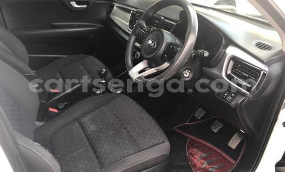 Nunua Ilio tumika Kia Rio White Gari ndani ya Bhunya nchini Manzini Nunua Ilio tumika Kia Rio White Gari ndani ya Bhunya nchini Manzini