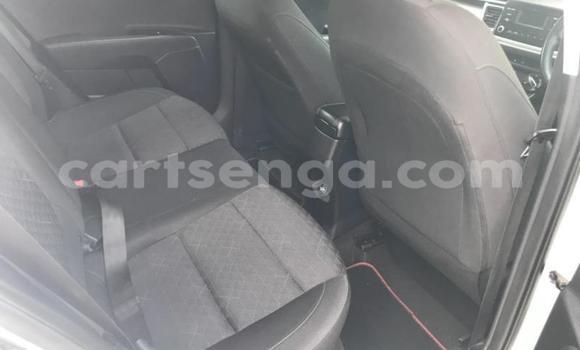 Nunua Ilio tumika Kia Rio White Gari ndani ya Bhunya nchini Manzini Nunua Ilio tumika Kia Rio White Gari ndani ya Bhunya nchini Manzini