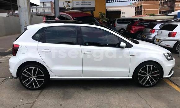 Nunua Ilio tumika Volkswagen Polo GTI White Gari ndani ya Bhunya nchini Manzini Nunua Ilio tumika Volkswagen Polo GTI White Gari ndani ya Bhunya nchini Manzini
