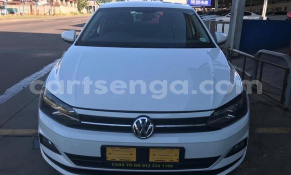 Nunua Ilio tumika Volkswagen Polo White Gari ndani ya Bhunya nchini Manzini Nunua Ilio tumika Volkswagen Polo White Gari ndani ya Bhunya nchini Manzini