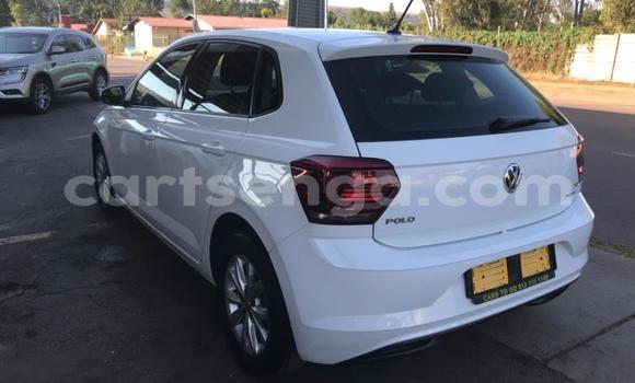 Nunua Ilio tumika Volkswagen Polo White Gari ndani ya Bhunya nchini Manzini Nunua Ilio tumika Volkswagen Polo White Gari ndani ya Bhunya nchini Manzini
