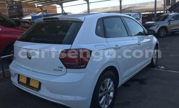 Nunua Ilio tumika Volkswagen Polo White Gari ndani ya Bhunya nchini Manzini Nunua Ilio tumika Volkswagen Polo White Gari ndani ya Bhunya nchini Manzini