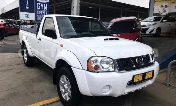 Nunua Ilio tumika Nissan NP 300 White Gari ndani ya Bhunya nchini Manzini Nunua Ilio tumika Nissan NP 300 White Gari ndani ya Bhunya nchini Manzini