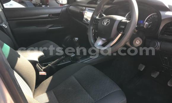 Nunua Ilio tumika Toyota Hilux Silver Gari ndani ya Bhunya nchini Manzini Nunua Ilio tumika Toyota Hilux Silver Gari ndani ya Bhunya nchini Manzini