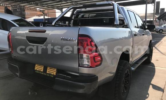 Nunua Ilio tumika Toyota Hilux Silver Gari ndani ya Bhunya nchini Manzini Nunua Ilio tumika Toyota Hilux Silver Gari ndani ya Bhunya nchini Manzini