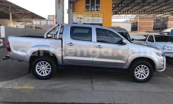 Buy Used Toyota Hilux Silver Car in Bhunya in Manzini Buy Used Toyota Hilux Silver Car in Bhunya in Manzini