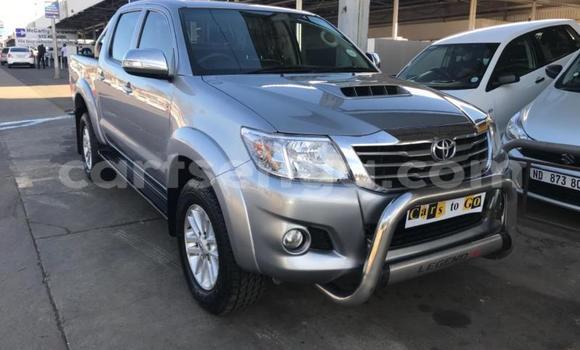 Nunua Ilio tumika Toyota Hilux Silver Gari ndani ya Bhunya nchini Manzini Nunua Ilio tumika Toyota Hilux Silver Gari ndani ya Bhunya nchini Manzini