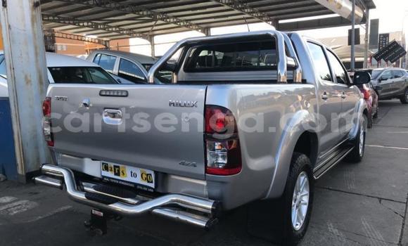 Nunua Ilio tumika Toyota Hilux Silver Gari ndani ya Bhunya nchini Manzini Nunua Ilio tumika Toyota Hilux Silver Gari ndani ya Bhunya nchini Manzini