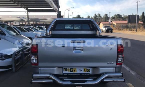 Nunua Ilio tumika Toyota Hilux Silver Gari ndani ya Bhunya nchini Manzini Nunua Ilio tumika Toyota Hilux Silver Gari ndani ya Bhunya nchini Manzini