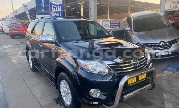 Nunua Ilio tumika Toyota Fortuner Silver Gari ndani ya Bhunya nchini Manzini