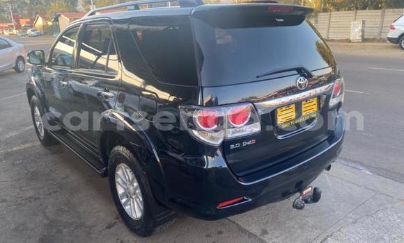 Nunua Ilio tumika Toyota Fortuner Silver Gari ndani ya Bhunya nchini Manzini Nunua Ilio tumika Toyota Fortuner Silver Gari ndani ya Bhunya nchini Manzini