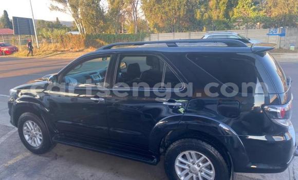 Nunua Ilio tumika Toyota Fortuner Silver Gari ndani ya Bhunya nchini Manzini Nunua Ilio tumika Toyota Fortuner Silver Gari ndani ya Bhunya nchini Manzini