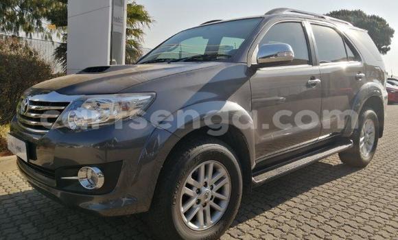 Nunua Ilio tumika Toyota Fortuner Silver Gari ndani ya Bhunya nchini Manzini Nunua Ilio tumika Toyota Fortuner Silver Gari ndani ya Bhunya nchini Manzini