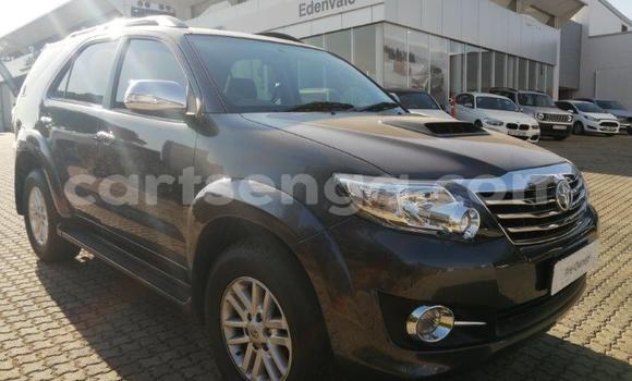 Nunua Ilio tumika Toyota Fortuner Silver Gari ndani ya Bhunya nchini Manzini Nunua Ilio tumika Toyota Fortuner Silver Gari ndani ya Bhunya nchini Manzini