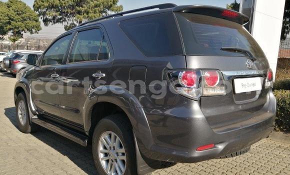 Nunua Ilio tumika Toyota Fortuner Silver Gari ndani ya Bhunya nchini Manzini Nunua Ilio tumika Toyota Fortuner Silver Gari ndani ya Bhunya nchini Manzini