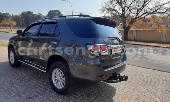 Nunua Ilio tumika Toyota Fortuner Silver Gari ndani ya Bhunya nchini Manzini Nunua Ilio tumika Toyota Fortuner Silver Gari ndani ya Bhunya nchini Manzini
