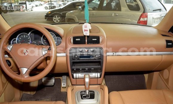 Buy Import Porsche Cayenne Green Car in Import - Dubai in Hhohho Buy Import Porsche Cayenne Green Car in Import - Dubai in Hhohho