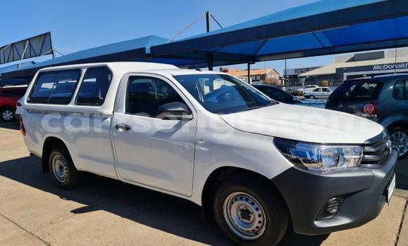 Nunua Ilio tumika Toyota Hilux White Gari ndani ya Big Bend nchini Wilaya ya Lubombo Nunua Ilio tumika Toyota Hilux White Gari ndani ya Big Bend nchini Wilaya ya Lubombo
