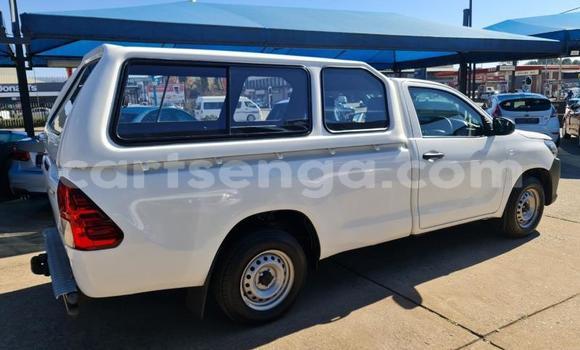 Acheter Occasion Voiture Toyota Hilux Blanc à Big Bend, Lubombo District Acheter Occasion Voiture Toyota Hilux Blanc à Big Bend, Lubombo District