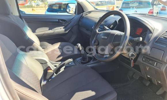 Acheter Occasion Voiture Isuzu KB Blanc à Big Bend, Lubombo District Acheter Occasion Voiture Isuzu KB Blanc à Big Bend, Lubombo District