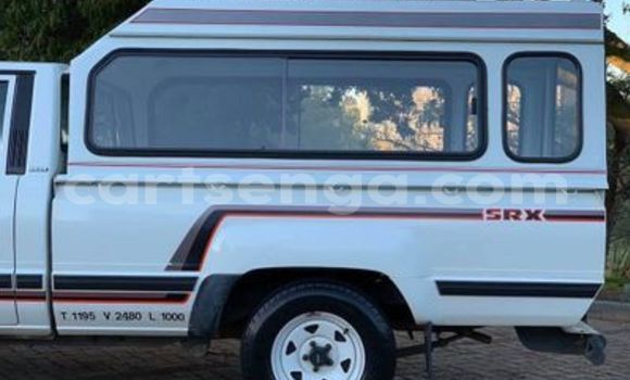 Nunua Ilio tumika Toyota Hilux Other Gari ndani ya Big Bend nchini Wilaya ya Lubombo Nunua Ilio tumika Toyota Hilux Other Gari ndani ya Big Bend nchini Wilaya ya Lubombo