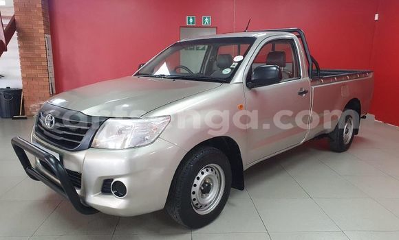Buy Used Toyota Hilux Beige Car in Ezulwini in Hhohho Buy Used Toyota Hilux Beige Car in Ezulwini in Hhohho