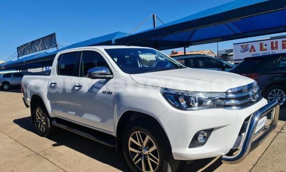 Nunua Ilio tumika Toyota Hilux White Gari ndani ya Big Bend nchini Wilaya ya Lubombo Nunua Ilio tumika Toyota Hilux White Gari ndani ya Big Bend nchini Wilaya ya Lubombo