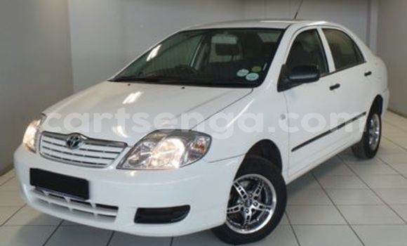 Nunua Ilio tumika Toyota Corolla White Gari ndani ya Big Bend nchini Wilaya ya Lubombo