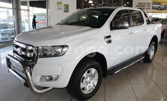 Nunua Ilio tumika Ford Ranger White Gari ndani ya Hlatikulu nchini Wilaya ya Shiselweni