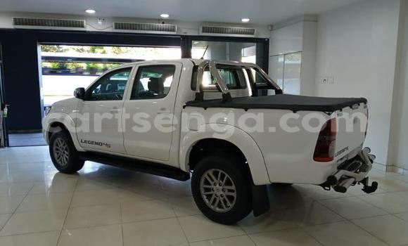 Nunua Ilio tumika Toyota Hilux White Gari ndani ya Ezulwini nchini Hhohho Nunua Ilio tumika Toyota Hilux White Gari ndani ya Ezulwini nchini Hhohho