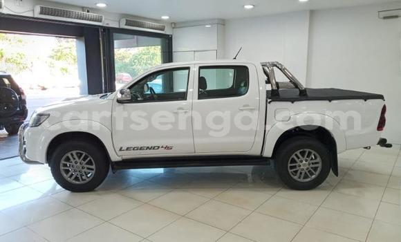 Nunua Ilio tumika Toyota Hilux White Gari ndani ya Ezulwini nchini Hhohho Nunua Ilio tumika Toyota Hilux White Gari ndani ya Ezulwini nchini Hhohho