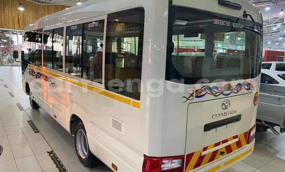 Acheter Occasion Voiture Toyota Coaster Blanc à Ezulwini, Hhohho Acheter Occasion Voiture Toyota Coaster Blanc à Ezulwini, Hhohho