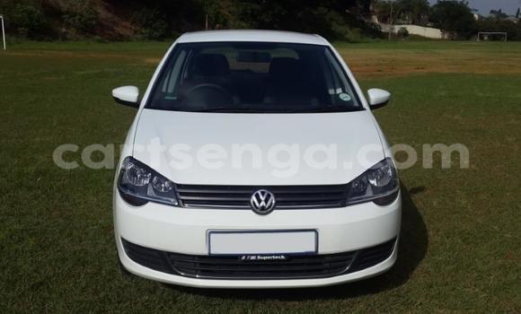 Buy Used Volkswagen Polo White Car in Ezulwini in Hhohho Buy Used Volkswagen Polo White Car in Ezulwini in Hhohho