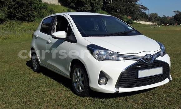 Buy Used Toyota Yaris White Car in Hlatikulu in Shiselweni District Buy Used Toyota Yaris White Car in Hlatikulu in Shiselweni District