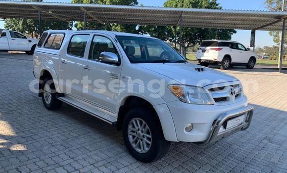 Buy Used Toyota Hilux White Car in Hlatikulu in Shiselweni District