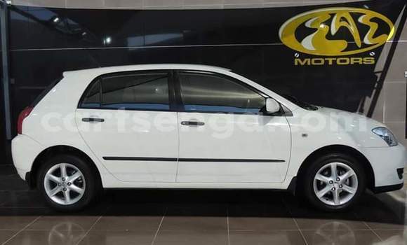 Nunua Ilio tumika Toyota Runx White Gari ndani ya Ezulwini nchini Hhohho