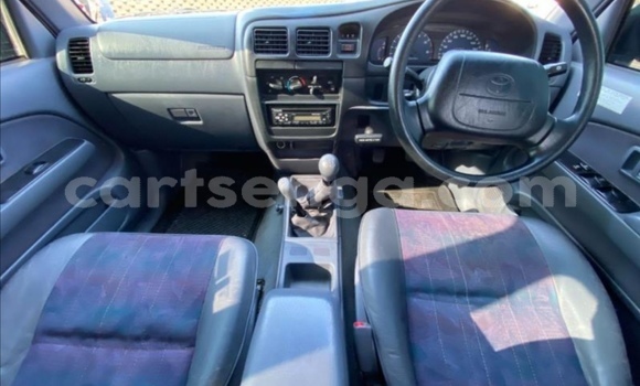 Nunua Ilio tumika Toyota Hilux White Gari ndani ya Big Bend nchini Lubombo Nunua Ilio tumika Toyota Hilux White Gari ndani ya Big Bend nchini Lubombo