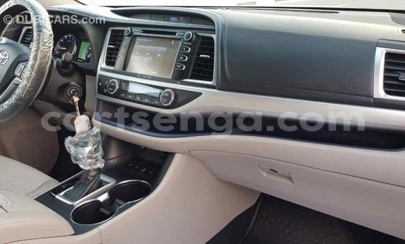 Buy Import Toyota Highlander Other Car in Import - Dubai in Hhohho Buy Import Toyota Highlander Other Car in Import - Dubai in Hhohho