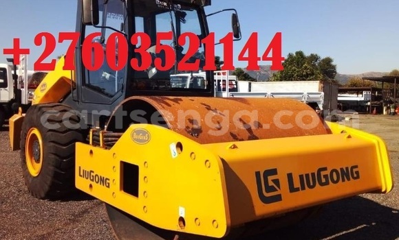 Medium with watermark caterpillar 120 manzini mbabane 25254