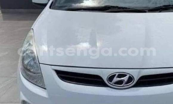 Nunua Ilio tumika Hyundai i20 White Gari ndani ya Ezulwini nchini Hhohho Nunua Ilio tumika Hyundai i20 White Gari ndani ya Ezulwini nchini Hhohho