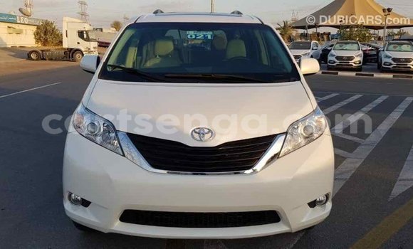 Buy Import Toyota Sienna White Car in Import - Dubai in Hhohho Buy Import Toyota Sienna White Car in Import - Dubai in Hhohho