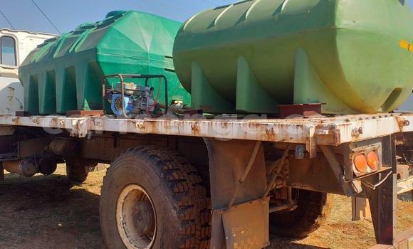 Buy Used Volvo F4 White Truck in Mbabane in Manzini Buy Used Volvo F4 White Truck in Mbabane in Manzini