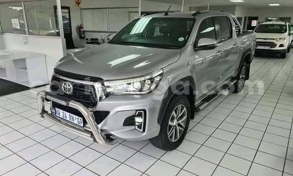 Buy Used Toyota Hilux Silver Car in Bhunya in Manzini Buy Used Toyota Hilux Silver Car in Bhunya in Manzini